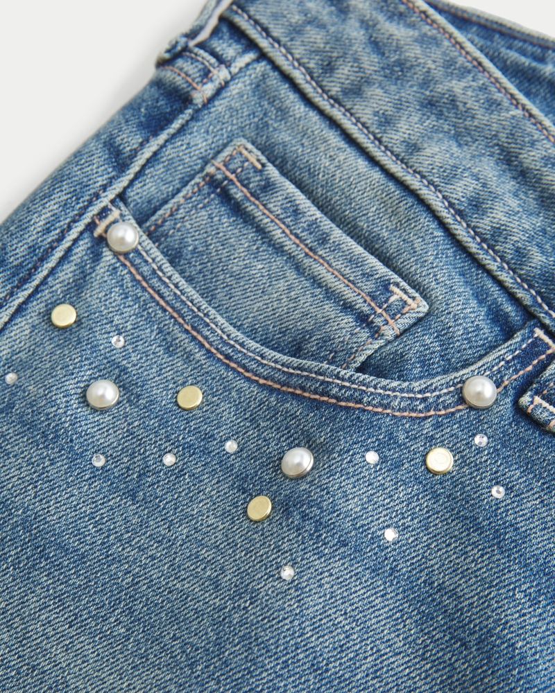 bootcut-jeans mit niedrigem bund schmetterlingsstickerei und mittlerer waschung