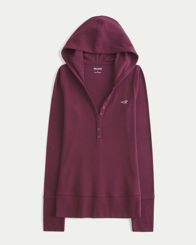 langärmeliges kapuzenshirt mit henley-kragen