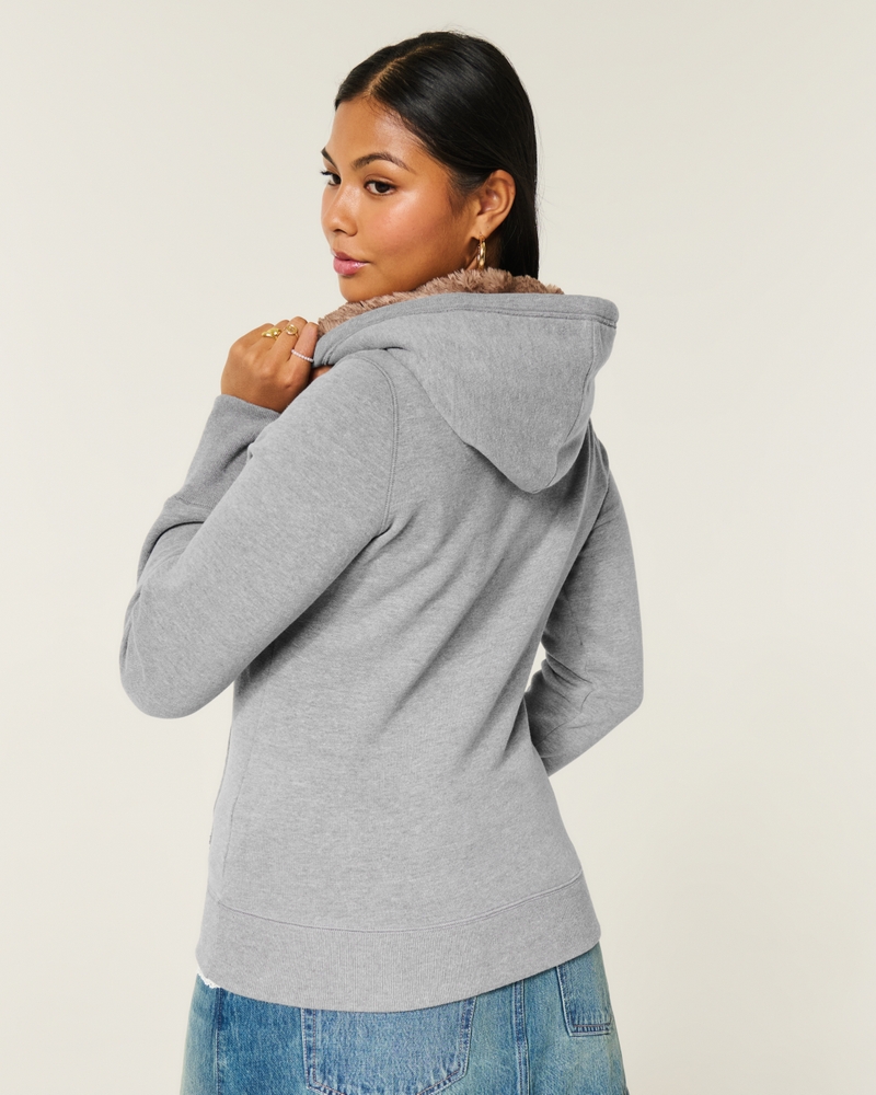 kapuzenpullover mit muster und kunstfellfutter aus dem jahr 2003