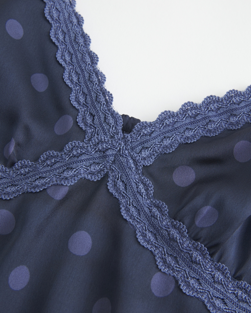 lässiges mit spitze besetztes satin-camisole