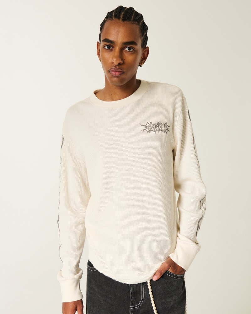 warmes shirt mit graffiti-muster und rundhalsausschnitt
