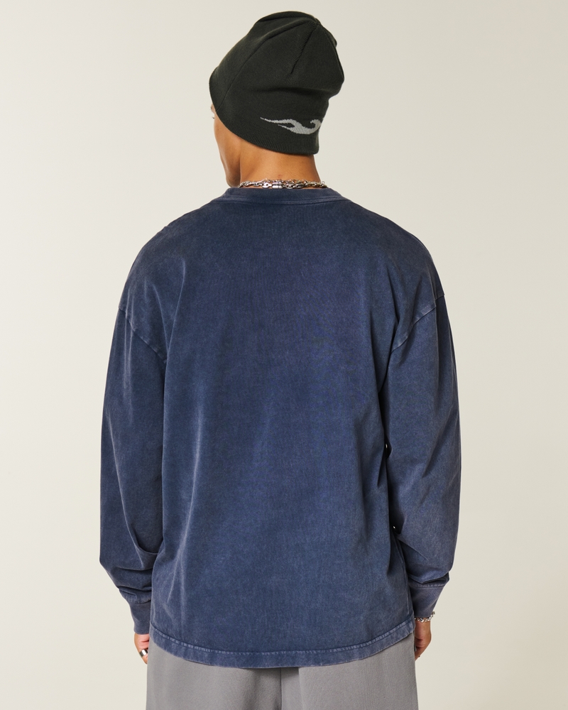 quadratisch geschnittenes schweres langarm-t-shirt mit grafikprint größe 22.