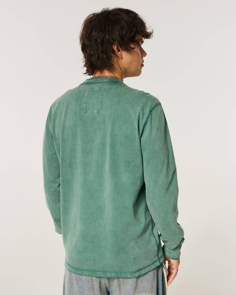 limitierte holiday-edition henley-kragen-top mit charakteristischem print