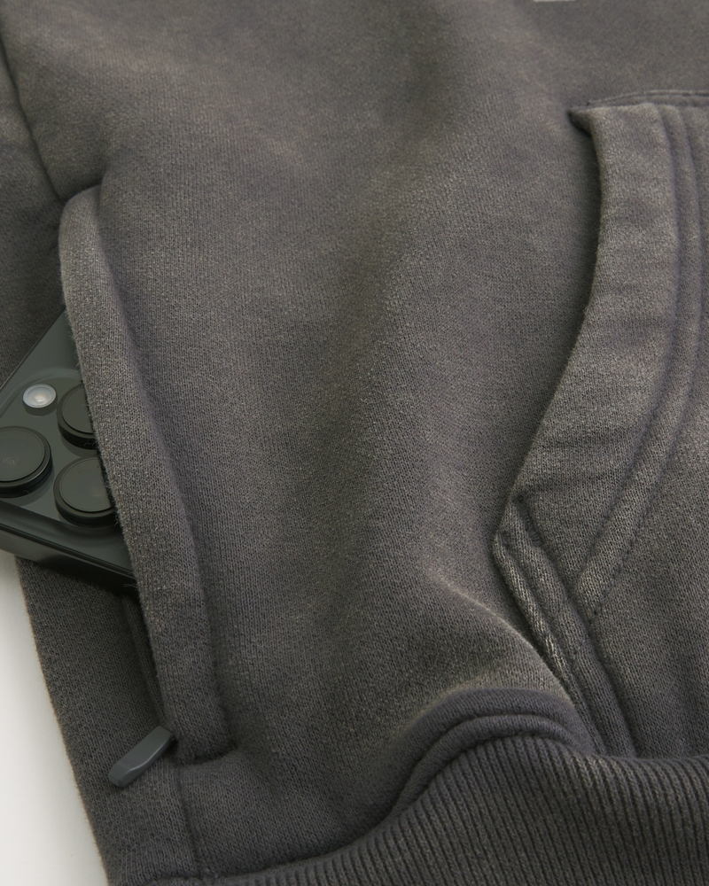 quadratisch geschnittener hoodie mit digitalmuster