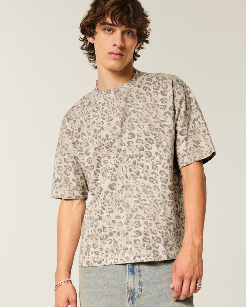 quadratisch geschnittenes kurzes robustes leopardenmuster-t-shirt mit rundhalsausschnitt