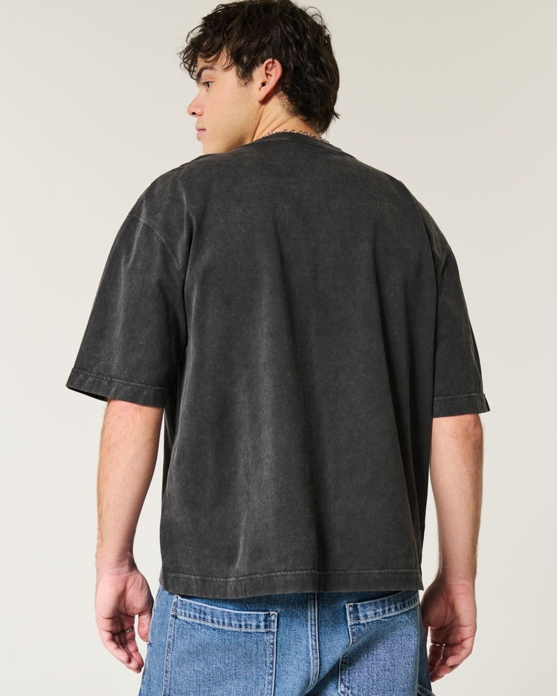 quadratisch geschnittenes kurzes strapazierfähiges gewaschenes t-shirt mit rundhalsausschnitt