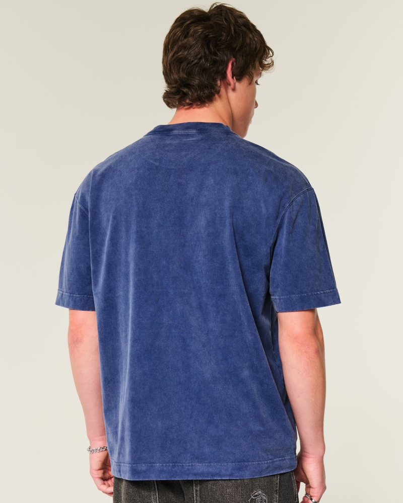 quadratisch geschnittenes hochwertiges baumwoll-t-shirt mit rundhalsausschnitt