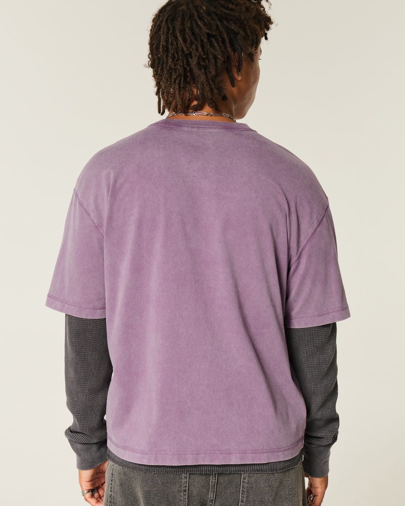 quadratisch geschnittenes kurzes robustes t-shirt mit rundhalsausschnitt