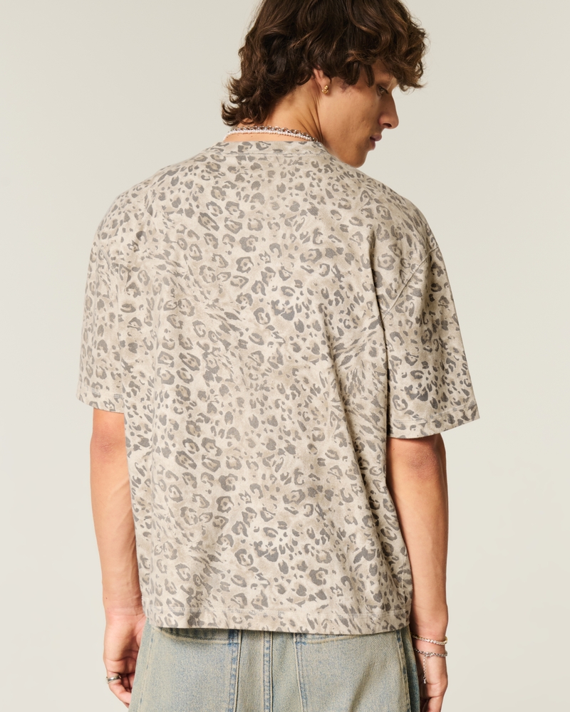 quadratisch geschnittenes kurzes robustes t-shirt mit rundhalsausschnitt